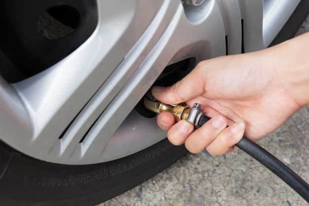 Tire air pressure checking