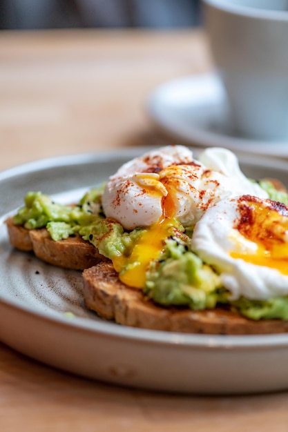 Toast en Gepocheerde Eieren