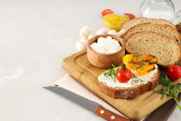 Toast met gegrilde groenten ruimte voor tekst