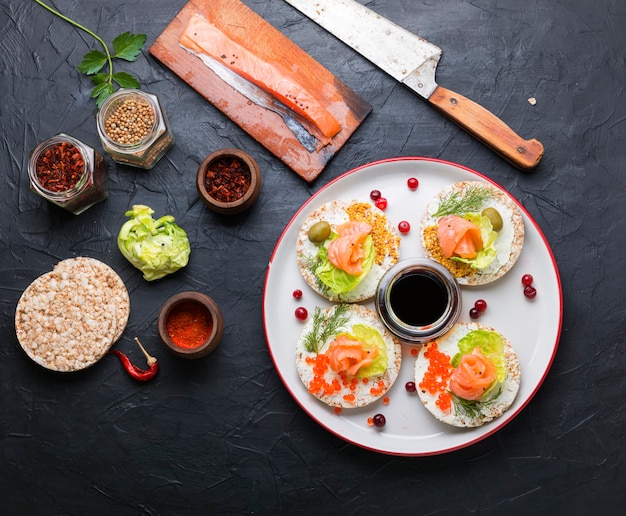 Toast met gerookte zalm