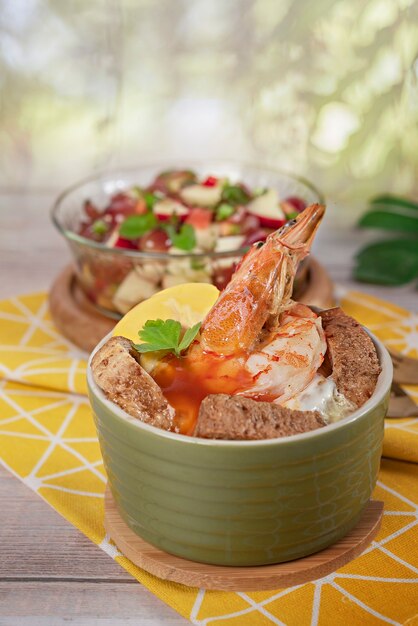 Toast with roasted shrimps and cream cheese