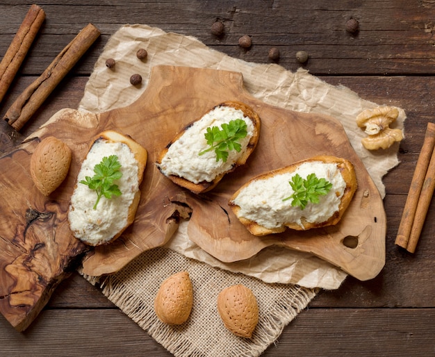 Toasted bread with a salted codfish mousse