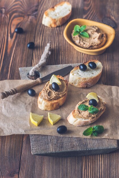 Toastjes met kippenleverpastei