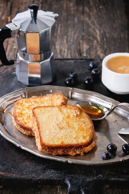 Toasts with espresso