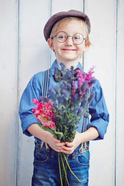 toevallige flora gelukkige moeder jongen