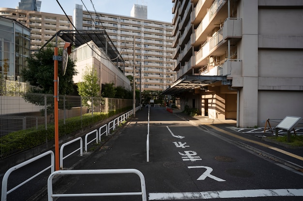 写真 昼間の東京の街並み