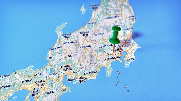 Photo tokyo, japan on a map showing a colored pin