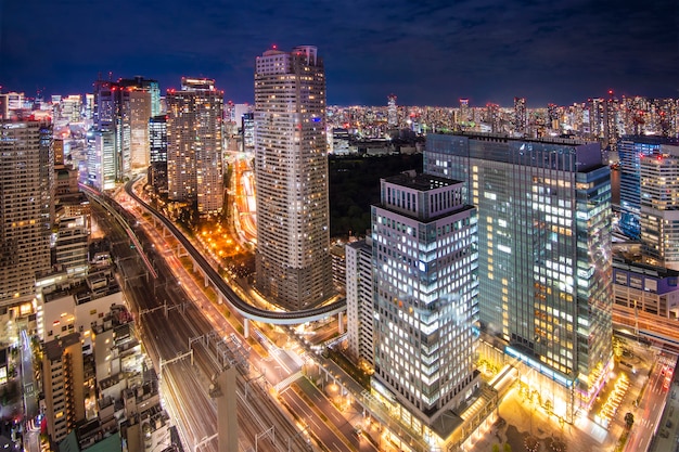 Paesaggio urbano dell'orizzonte di tokyo al crepuscolo