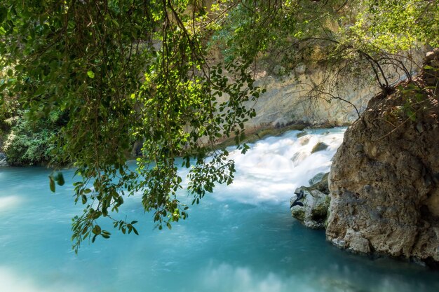 トラントンゴ・ヒダルゴ自然水路と豊かな風景