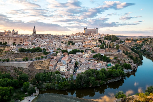 スペインの夕暮れのトレド