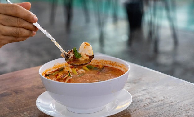 Cibo simbolico tailandese di tom yum goong.