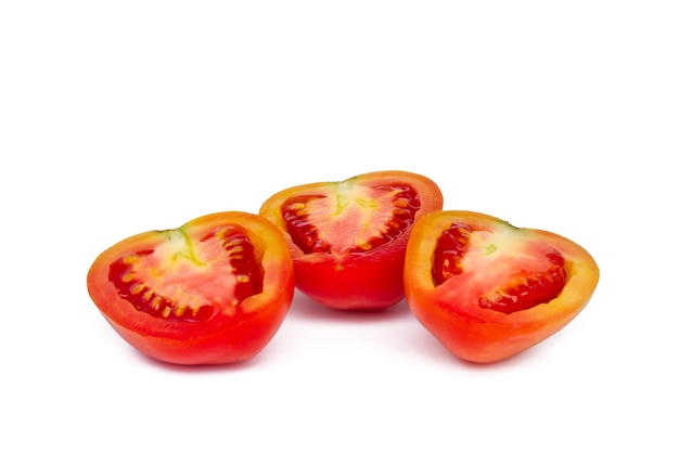 tomaat geïsoleerde witte achtergrond. tomaat uitknippad