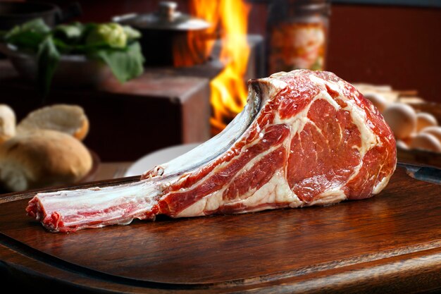 Tomahawk steak rauw