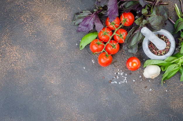 Tomaten, basilicum en peperkruid