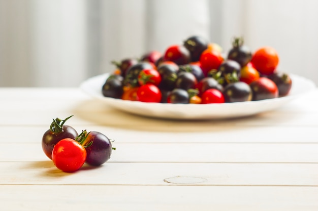 Tomaten in een bord.