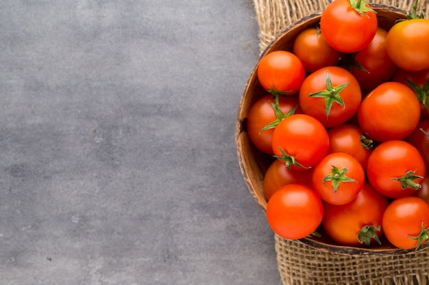 Tomaten in een mand