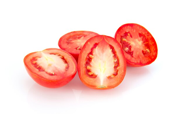 Tomaten op witte achtergrond