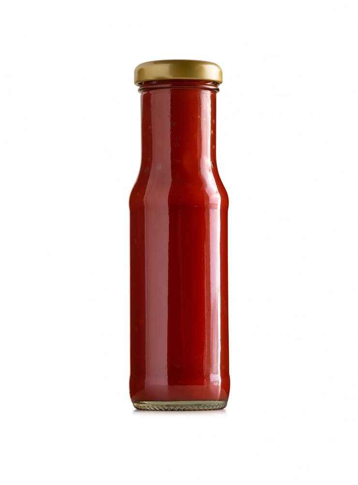 tomatensaus in glazen fles geïsoleerd