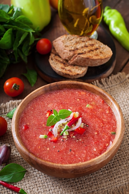 Tomato gazpacho soup with pepper and garlic.