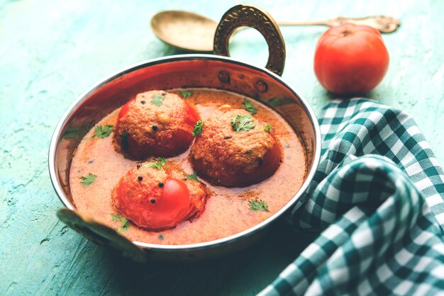 Foto salano al pomodoro