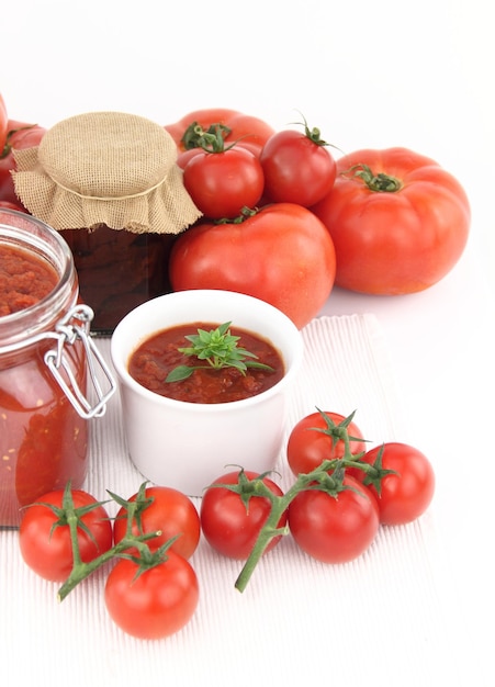 Tomato sauce and fresh tomatoes