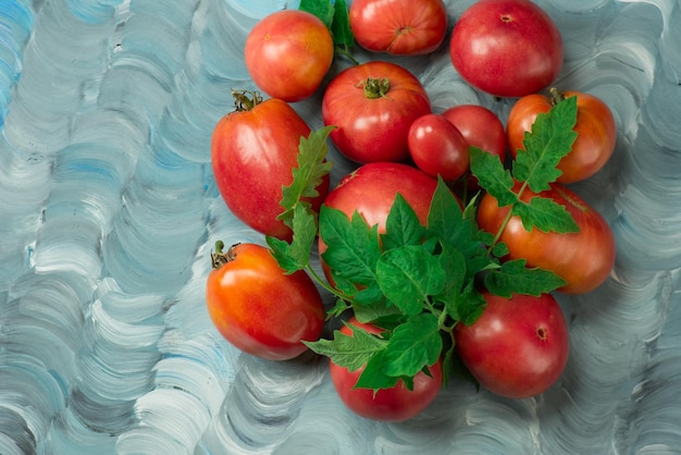 Photo tomato varieties have name dwarf firebird sweet fresh ripe pink beef tomato tomatoes large heart shaped