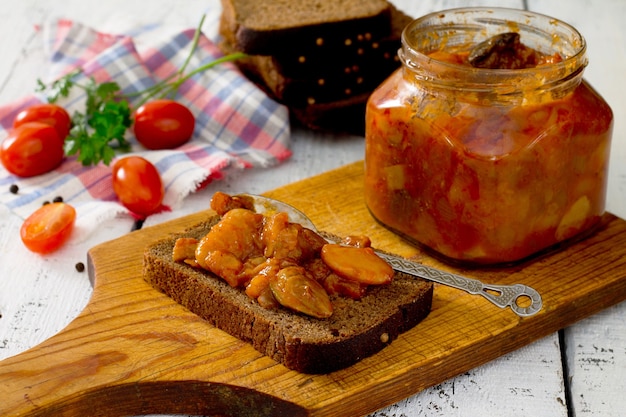 Tomatoes and beans on bread