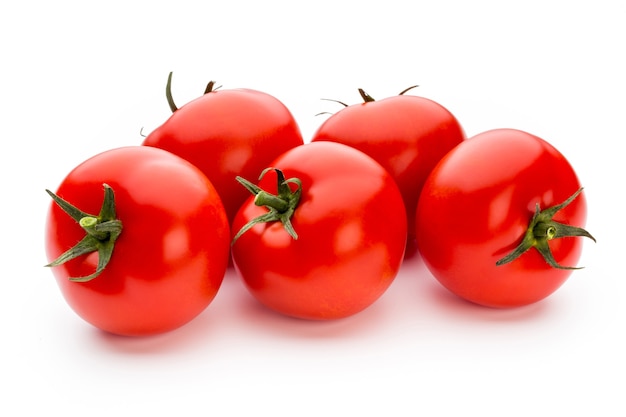 分離された白で分離されたトマト。