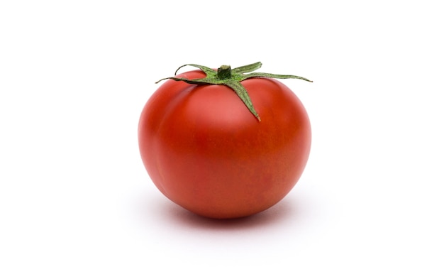 白い背景の上のトマト