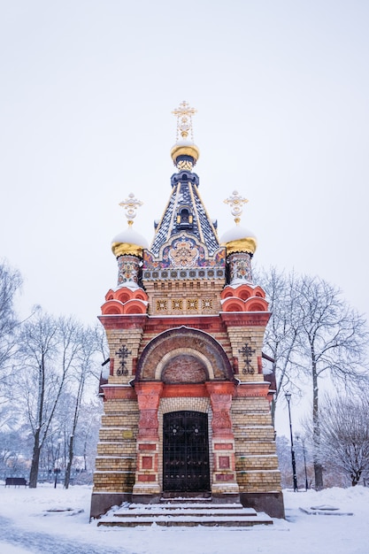 Могила князей Паскевичей в зимнее время