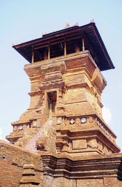 Photo the tomb of sunan kudus which is made for mosque