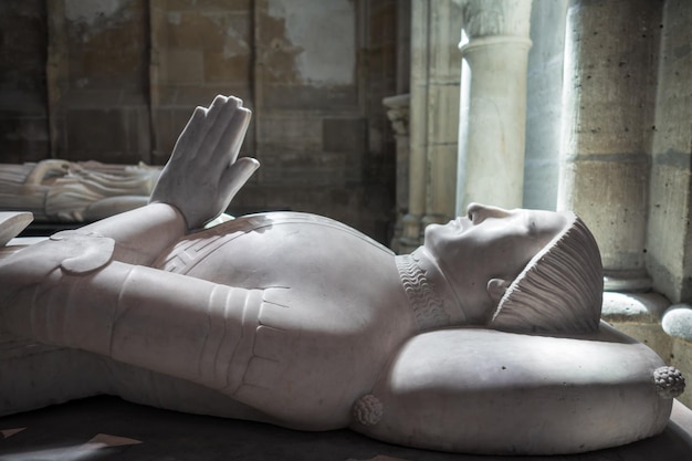 Tombes van de koningen van Frankrijk in de basiliek van SaintDenis