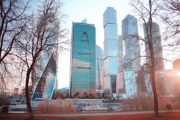 Фото Тонный фон размытый городские небоскребы москва