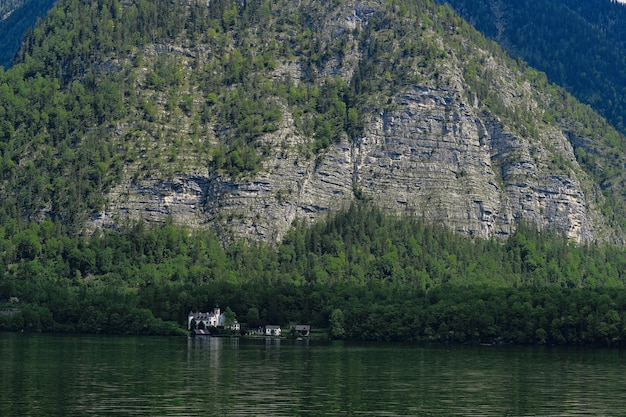 Toneelmening van beroemd Hallstatt-bergdorp in de Oostenrijkse Alpen Salzkammergut-regio Austria