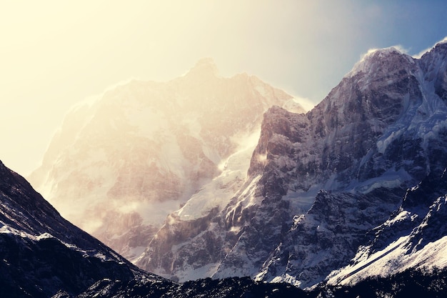 Toneelmening van Jannu-piek, Kanchenjunga-gebied, Himalayagebergte, Nepal.