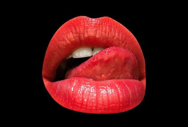 Foto lingua e labbra femminili sexy, bocche aperte delle donne sensuali, sfondo isolato, la lingua lecca le labbra sensuali
