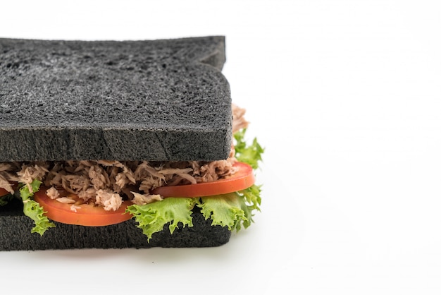 tonijn houtskool sandwich