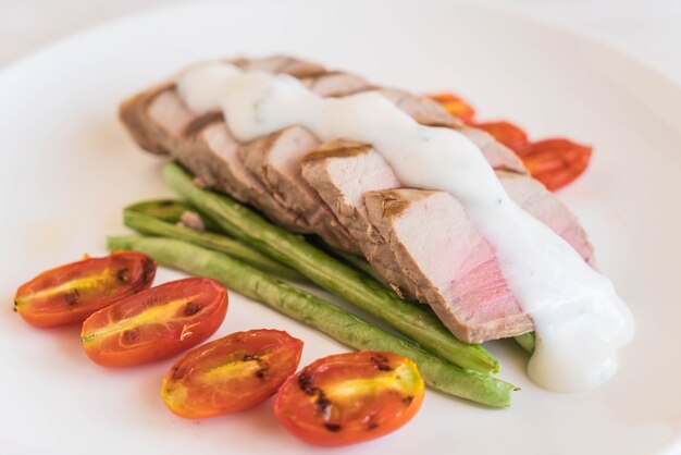 tonijnsteak met salade