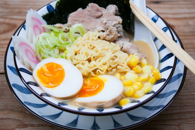 写真 とんこつラーメンラーメンポークボーンブロスとチャーシュー