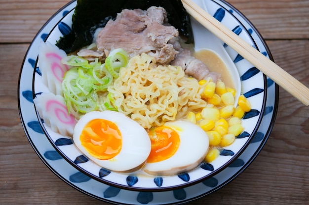 写真 とんこつラーメンラーメンポークボーンブロスとチャーシュー