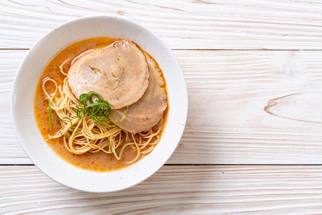 tonkotsu ramen noedels met chaashu varkensvlees