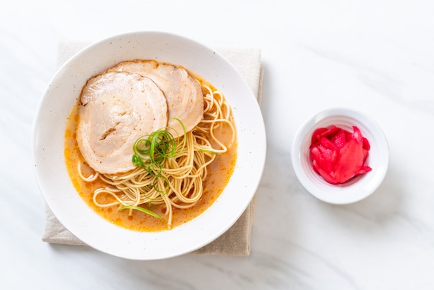 とんこつラーメンとチャーシュー