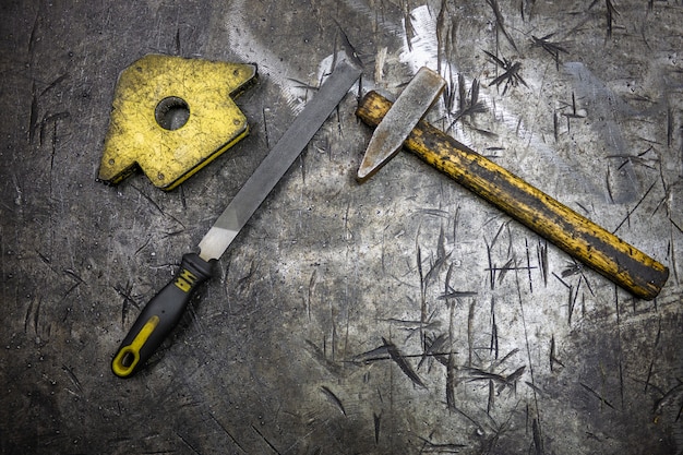 Tools for processing metal on the table