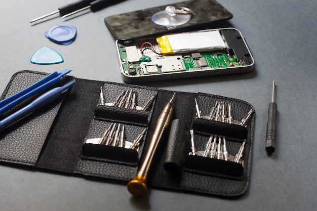 Tools for repair electronic devices