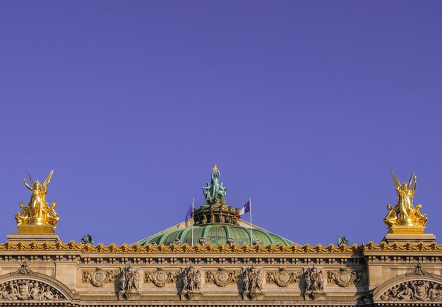 La parte superiore dell'opéra garnier di parigi