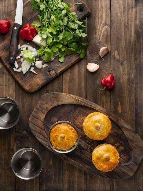 Photo top view brazilian food on wooden board