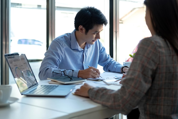 Top view business colleague meeting to brainstorm the new\
project business strategy plan and analysis data document finance\
and accounting concept briefing brainstorming consulting