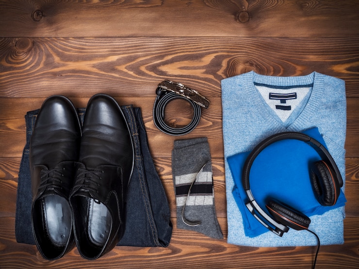 Photo top view on casual clothes