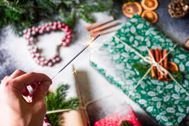 Photo top view christmas decorations on table