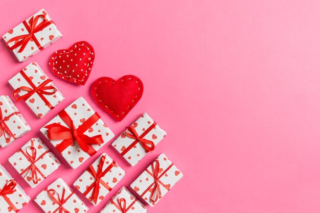 Photo top view colorful valentine background with gift boxes valentines day concept with copy space